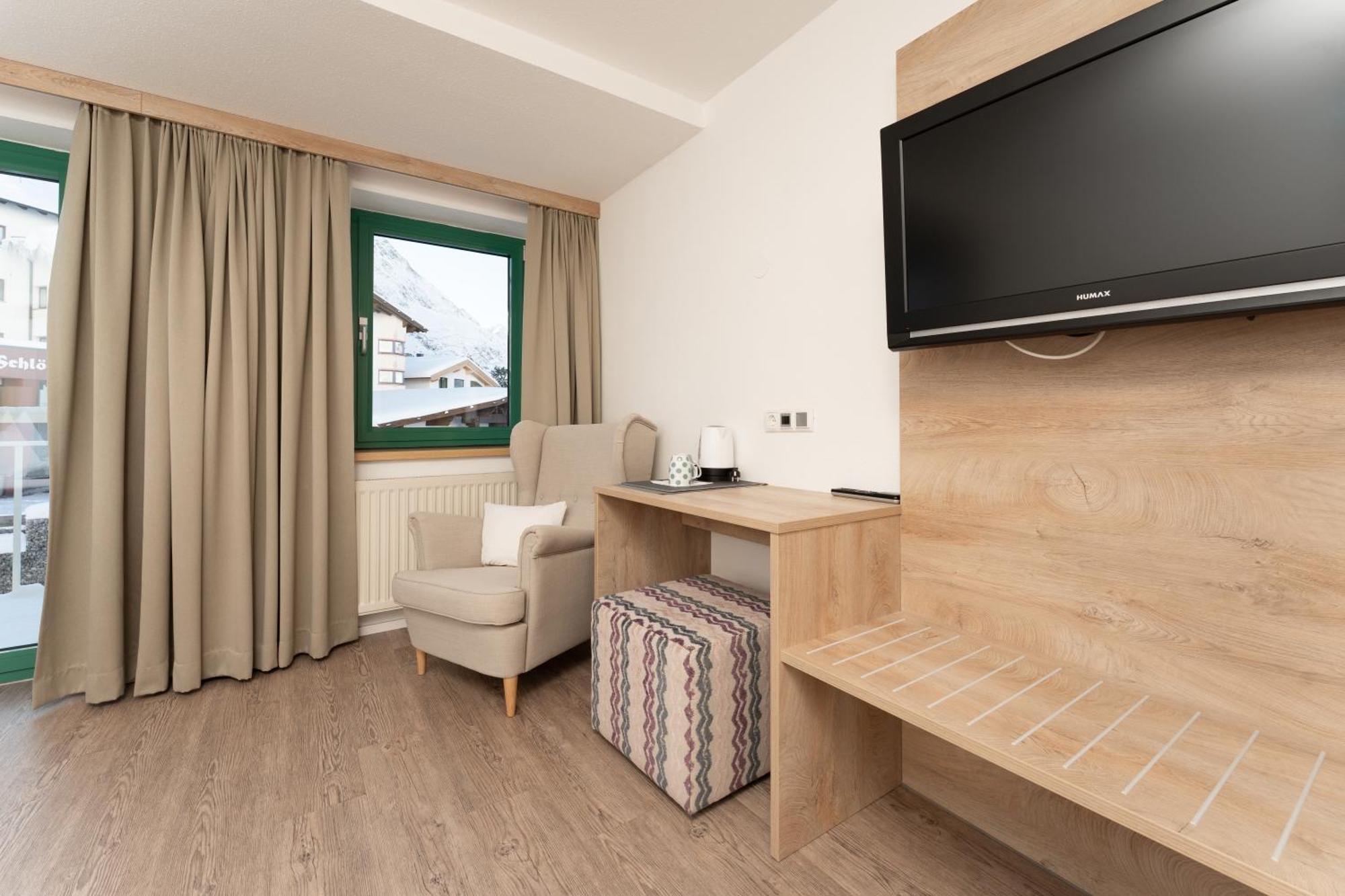 Hotel Garni Kristall キュータイ エクステリア 写真